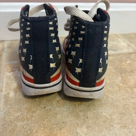 💙Heelys Patriotic Rolling Sneakers - Picture 4 of 6